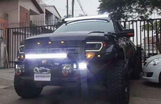 Intrant prohíbe barras LED en vehículos de motor 