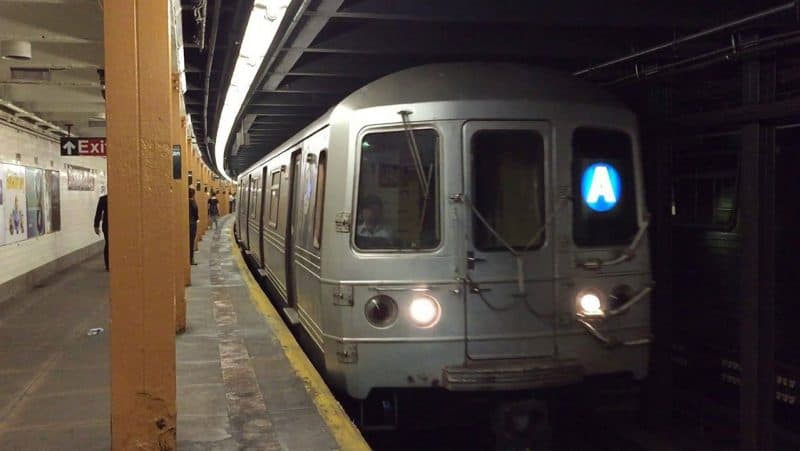 Taxista dominicano se suicida al lanzarse vías tren Manhattan