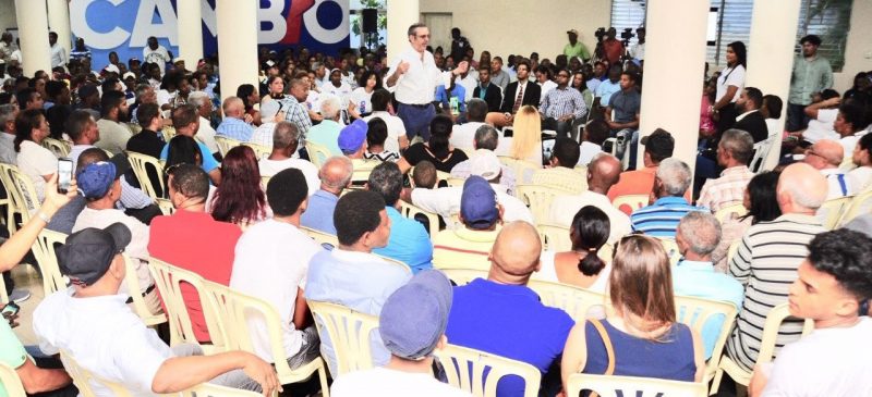 Abinader exige al Gobierno garantice libre tránsito dominicanos