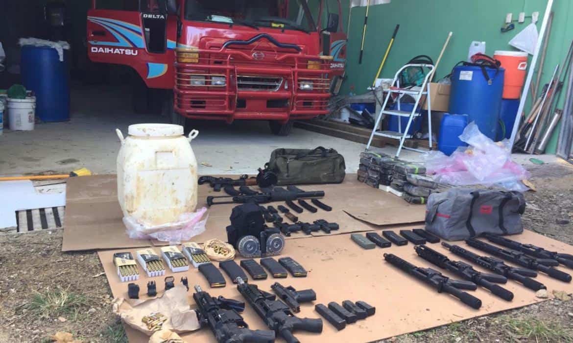 Higuey: Ocupan 682 paquetes de cocaína y arsenal de armas