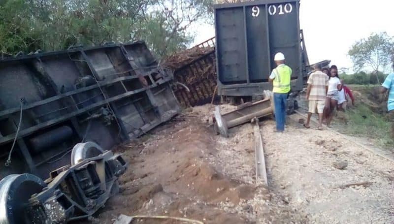 Dos muertos al descarrilarse tren de caña en La Romana