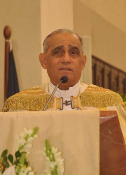 Arzobispo Bretón invita dejar de lado la intolerancia