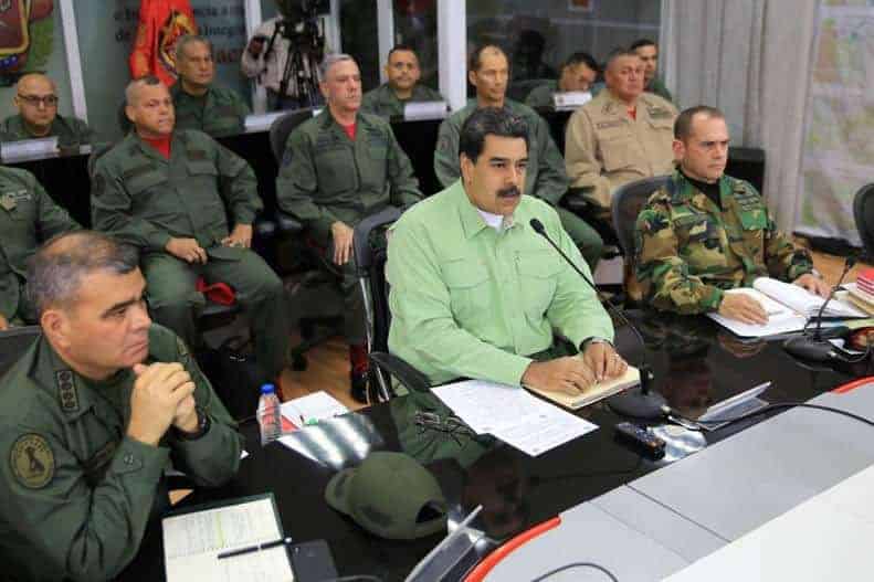 Maduro cierra frontera terrestre con Brasil