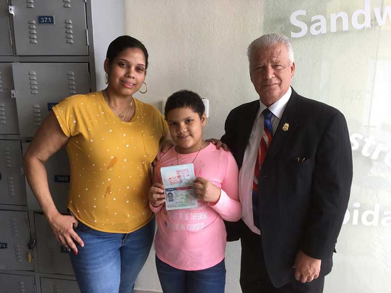 Consulado EEUU renovó visado a niña dominicana padece cáncer