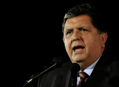 El expresidente de Perú Alan García ha fallecido este miércoles tras dispararse un tiro cuando iba a ser detenido por la policía de su país, en el marco de las investigaciones por el caso Odebrecht.