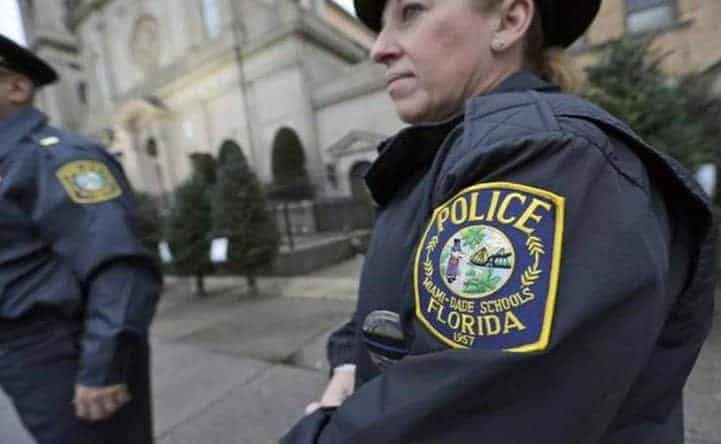 En Florida policías obligados capturar inmigrantes