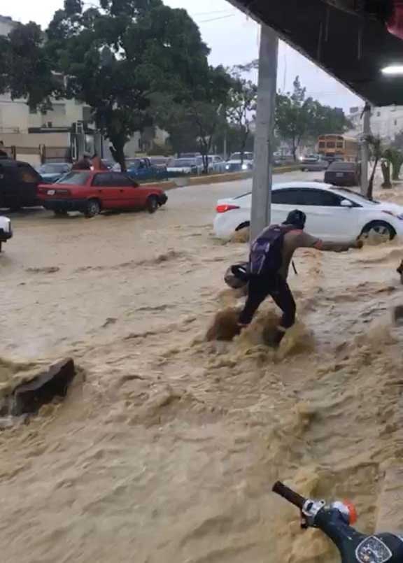 Santiago: 175 viviendas inundadas por las lluvias