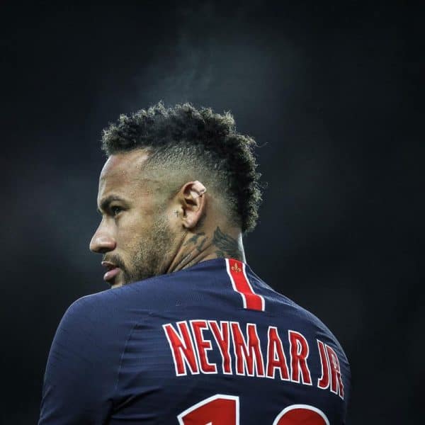 Mujer denuncia a Neymar por una violación en París