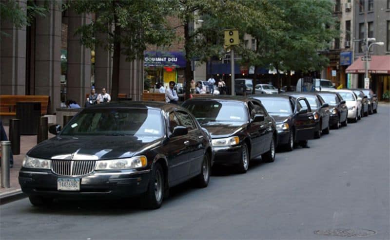 Más de 100 bases de taxis latinas han cerrado en NY
