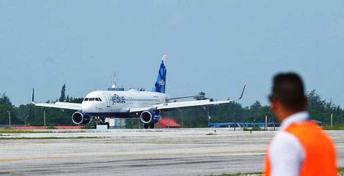 EEUU impone más restricciones viajes aéreos a Cuba