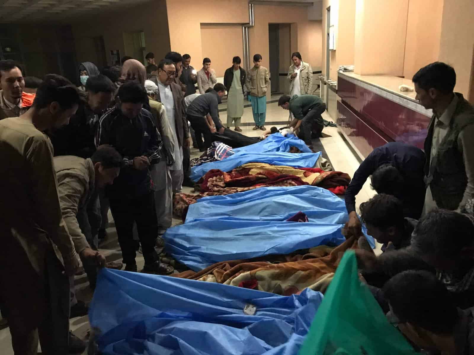 Explosión de bomba suicida deja 11 muertos en capital afgana