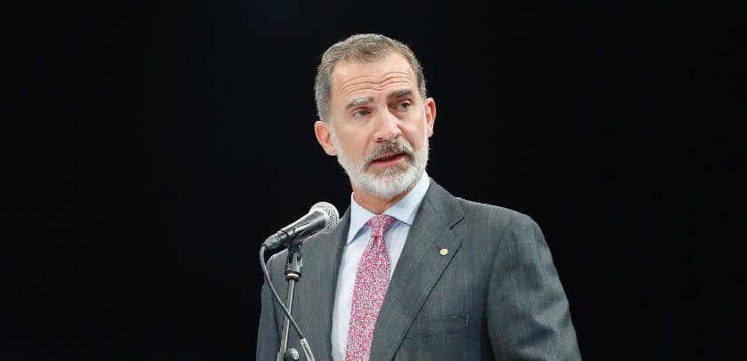 Rey de España pide evitar pesimismo en año difícil por COVID-19