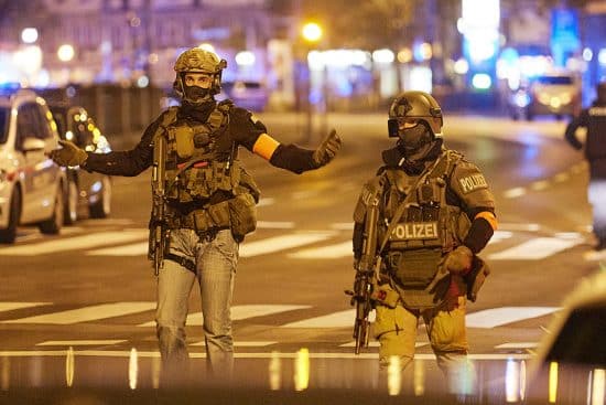 Viena: Confirman 3 muertos y 15 heridos durante ataque