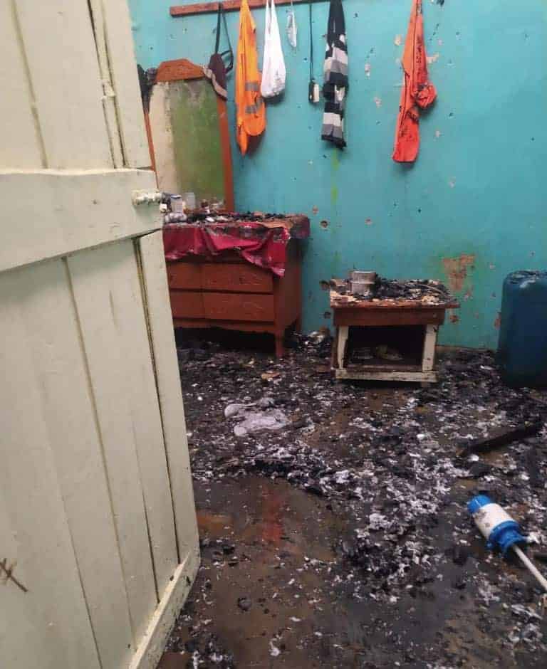 Mujer incendia vivienda por celos en Montecristi