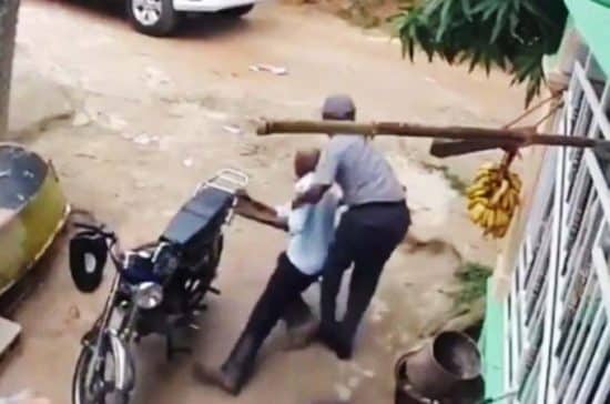 Suspenden oficial agredió anciano en Samaná