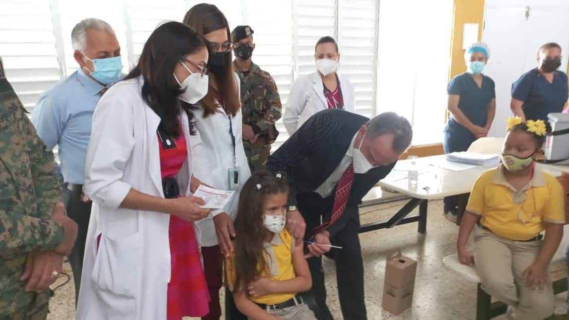 En Santiago iniciaron vacunación niños contra covid-19