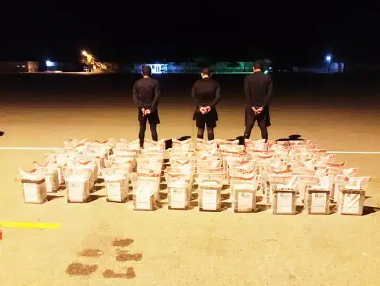 Arrestan tres con 400 paquetes de cocaína
