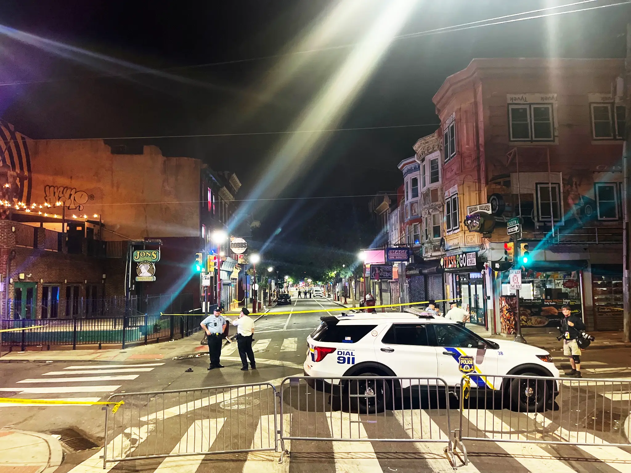 3 muertos y 10 heridos tras un tiroteo en Filadelfia
