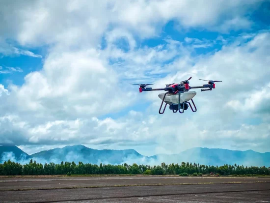 Agricultores en Vietnam usan drones para reducir costos 