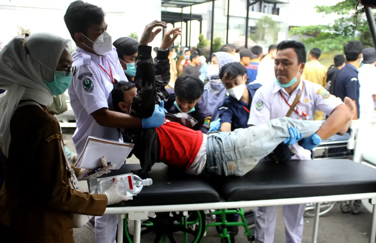Fallecidos por terremoto de Indonesia ascienden a 268