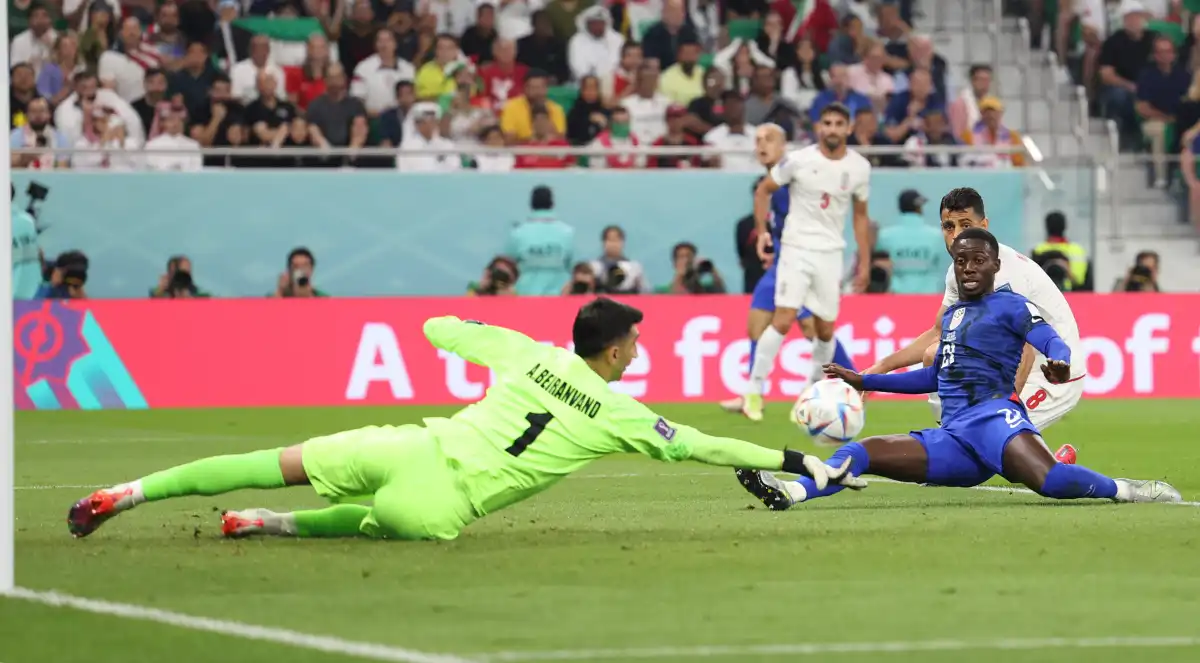 EEUU derrota a Irán y clasifica a octavos de final de Copa Mundial