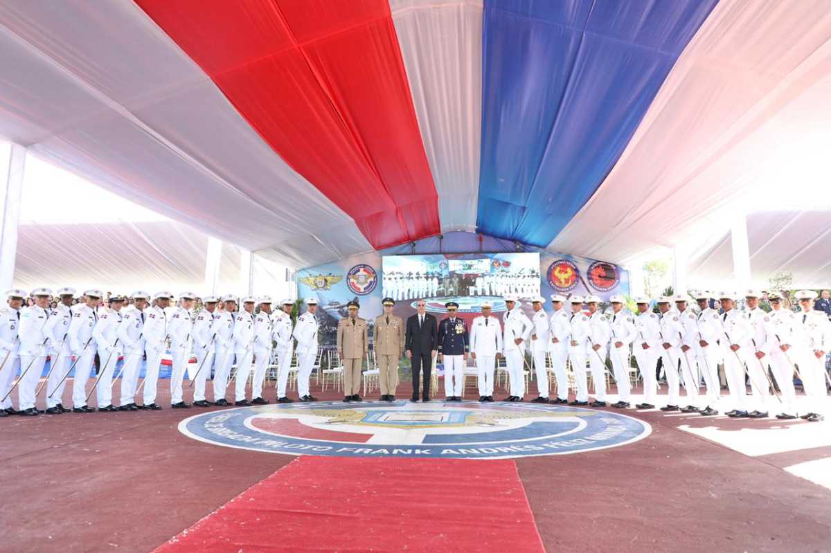 Abinader encabezó graduación de 29 cadetes de la Fuerza Aérea