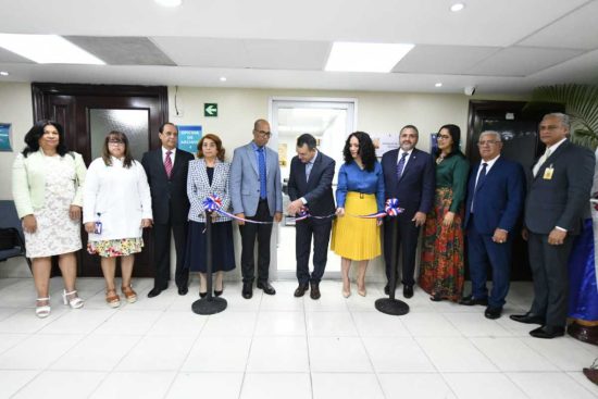 JCE inaugura primeras oficialías en centros médicos