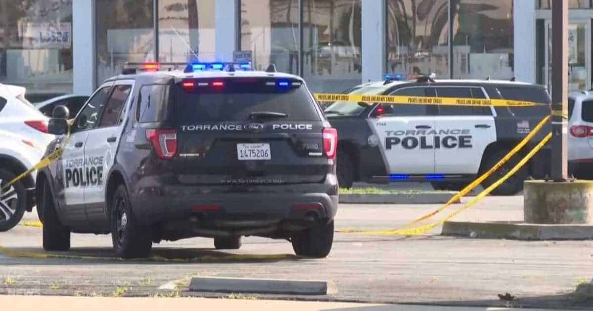 Policía encuentra muerto a sospechoso de tiroteo masivo en California