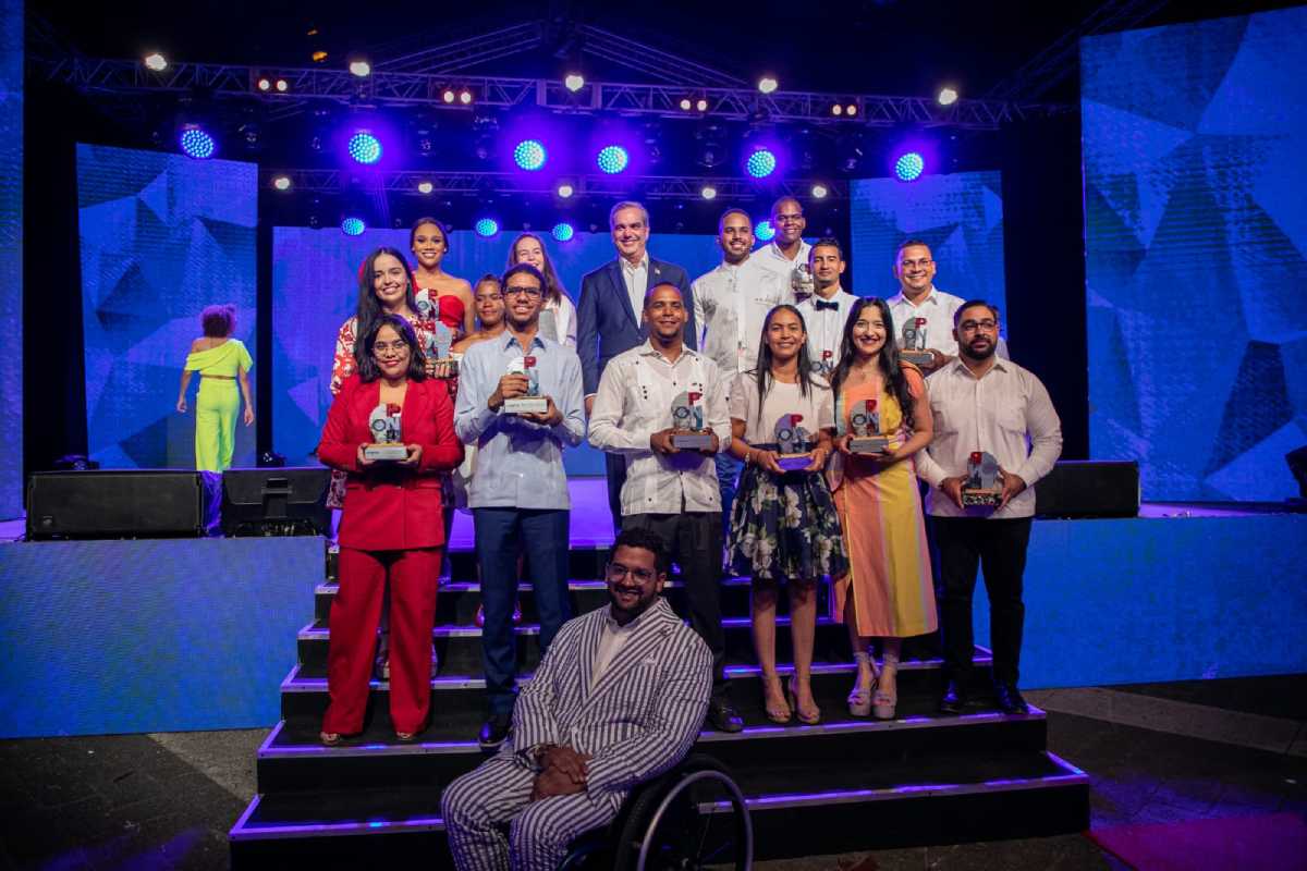 Abinader encabeza Premio Nacional de la Juventud