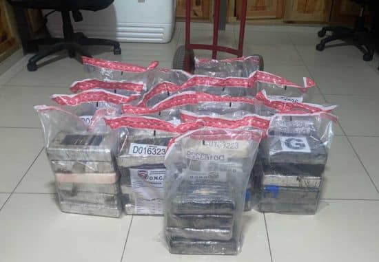 Autoridades ocupa 94 paquetes de cocaína en SPM
