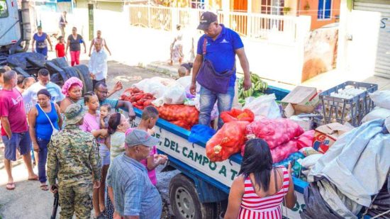 Más de 20 mil personas en Los Alcarrizos reciben alimentos baratos