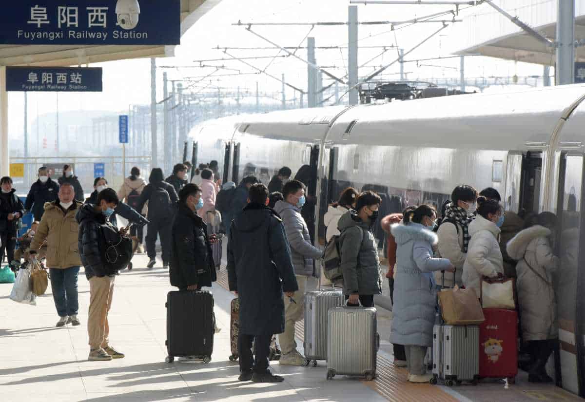 Aumenta más de 140 % tráfico de pasajeros de China en abril