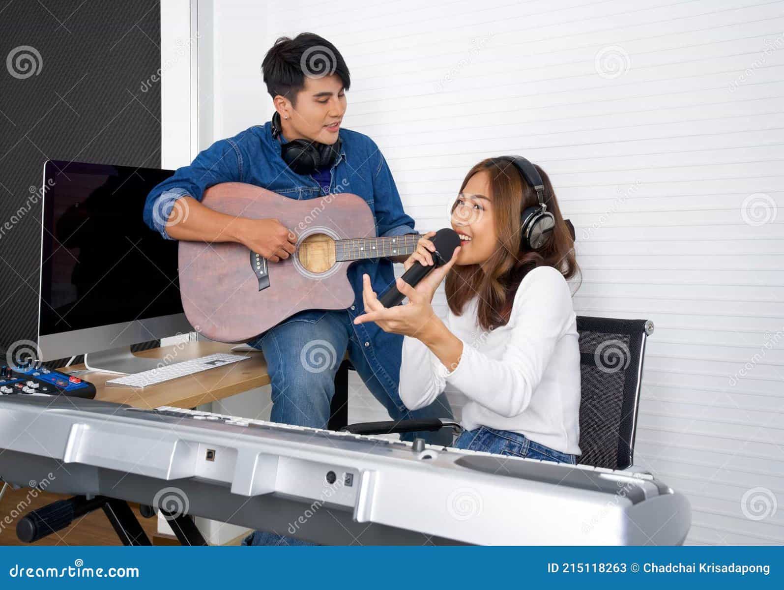 guitarra y canto juntos