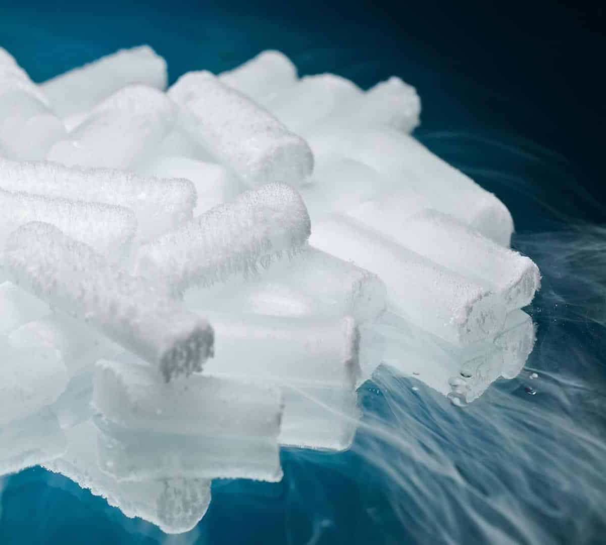 Consigue hielo seco de calidad en Walmart para tus necesidades de  refrigeración y fogeo