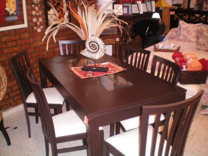 mesa tapizada con cuerina