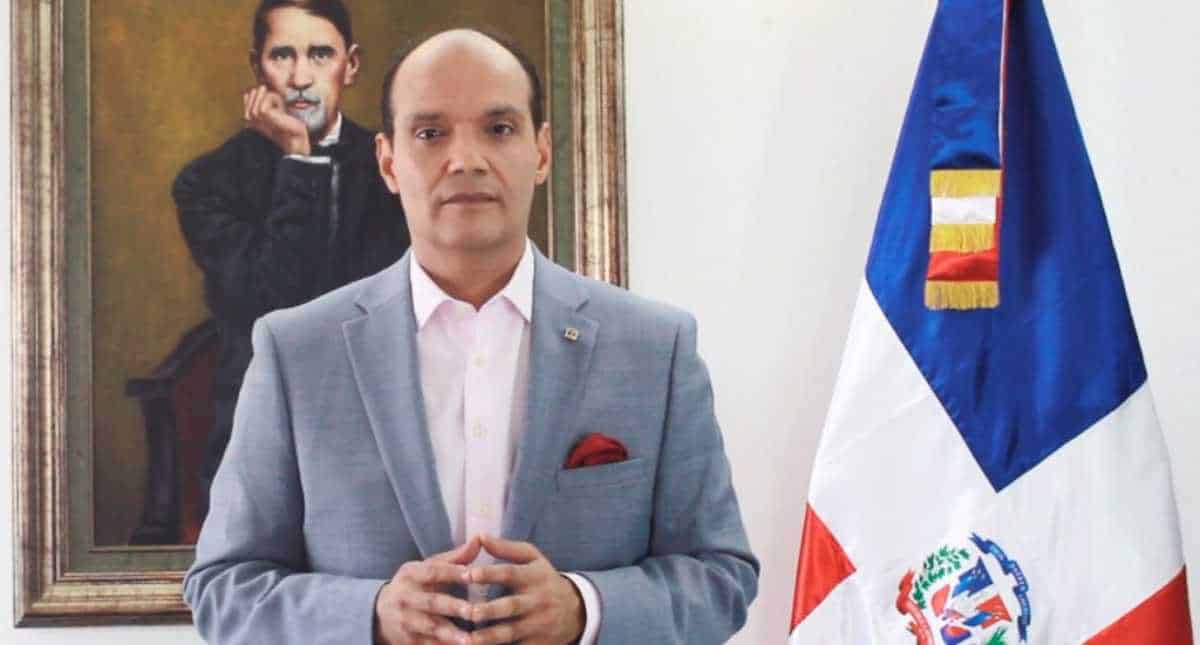Ramfis Domínguez defiende derecho de aspirar a la presidencia