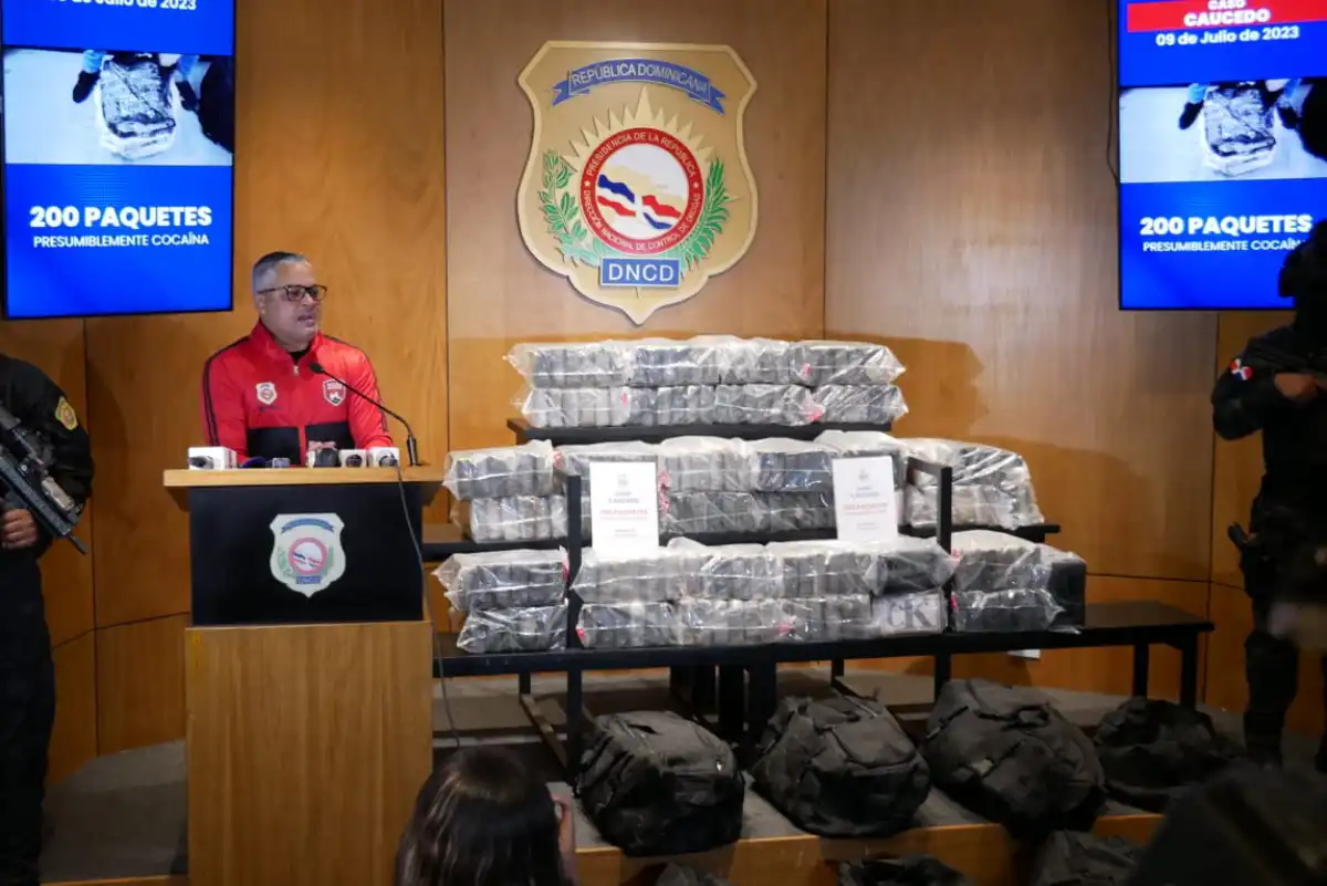 Ocupan otros 200 paquetes de cocaína en Caucedo