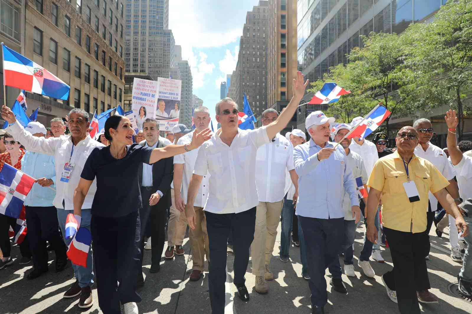 Abinader encabezó desfile dominicano de Manhattan