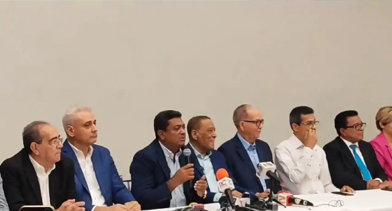 Renuncias en PRD: Junior Santos, Fiquito Vásquez y Julio Maríñez