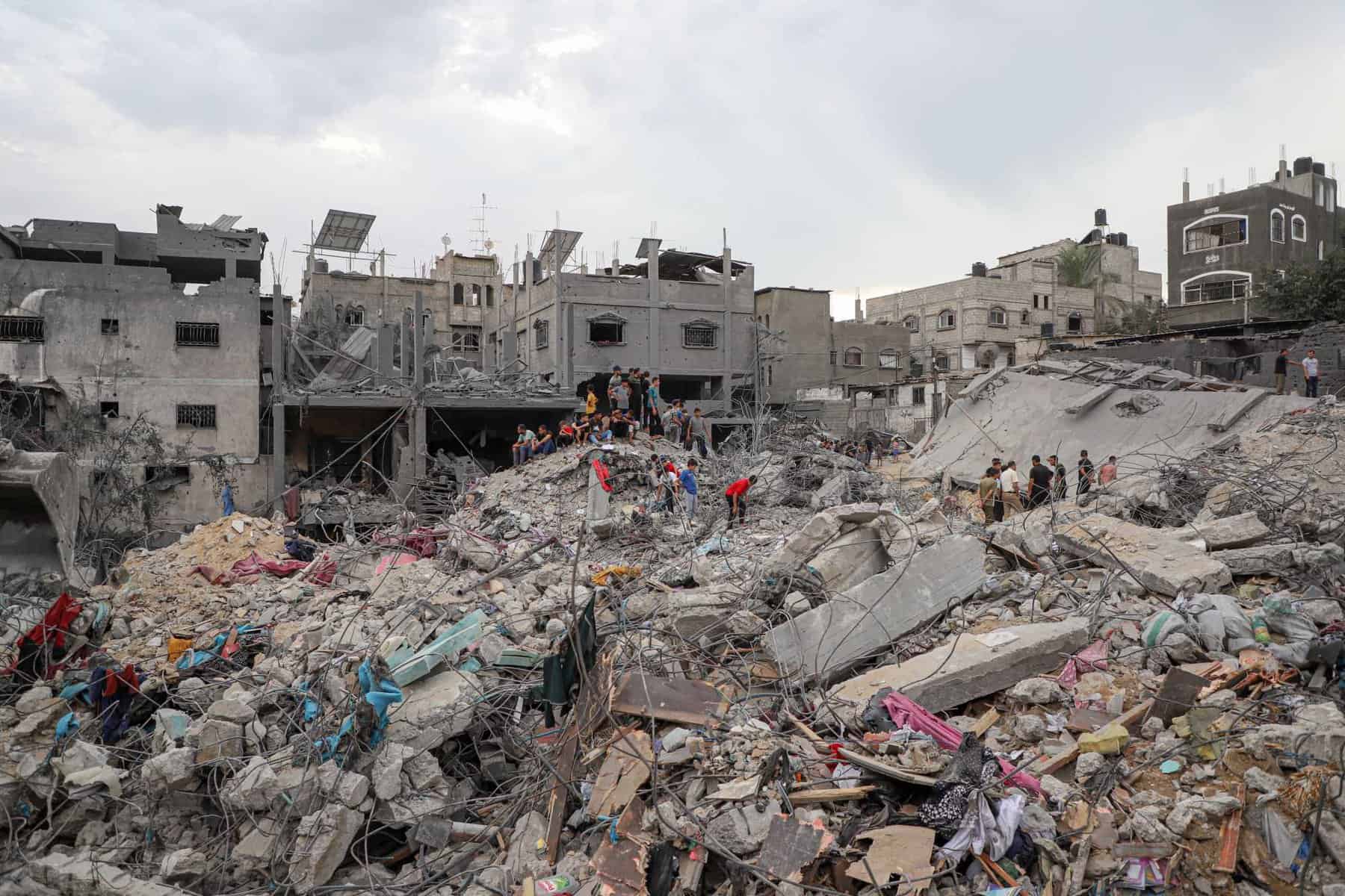 Superan 7.700 los palestinos muertos por ataques israelíes en Gaza, según ministerio