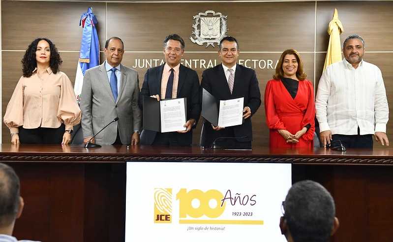JCE Y CAPEL firman convenio para auditoría técnica