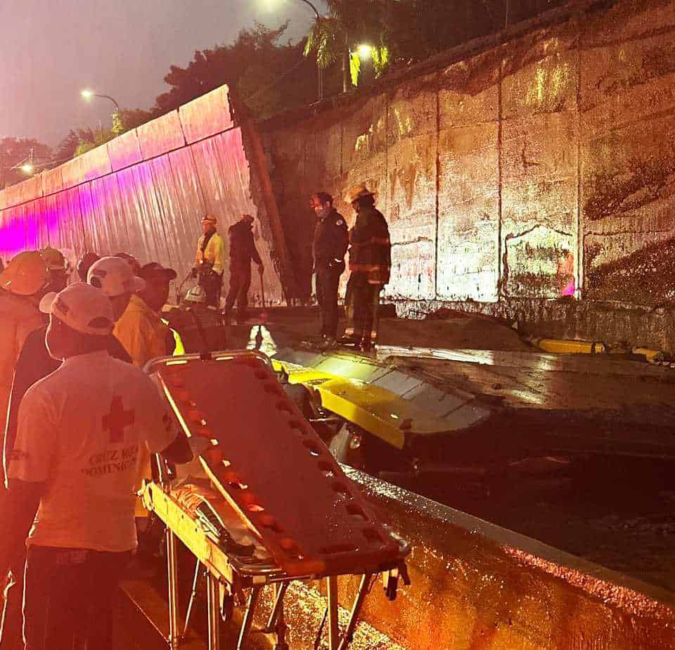Rescate en avenidas Máximo Gómez y 27 de Febrero tras derrumbe