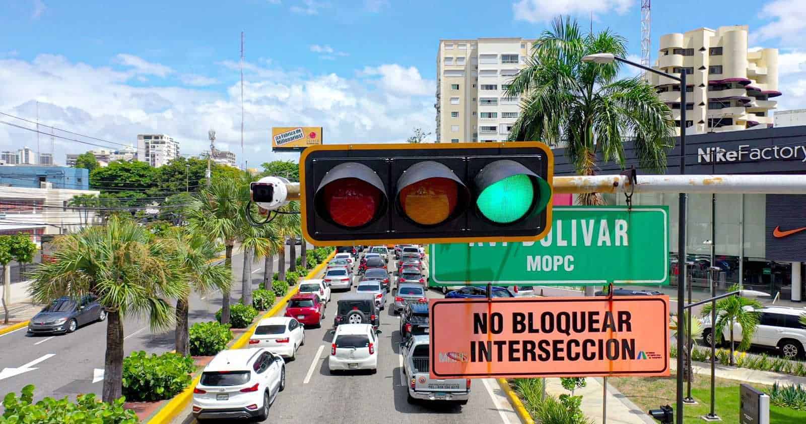 Hugo Beras reitera transparencia en licitación semáforos