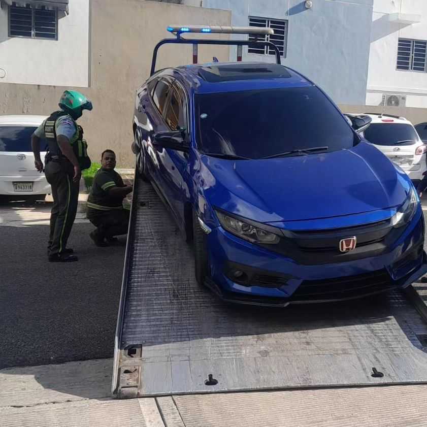 Detenido conductor Honda Civic impidió paso ambulancia