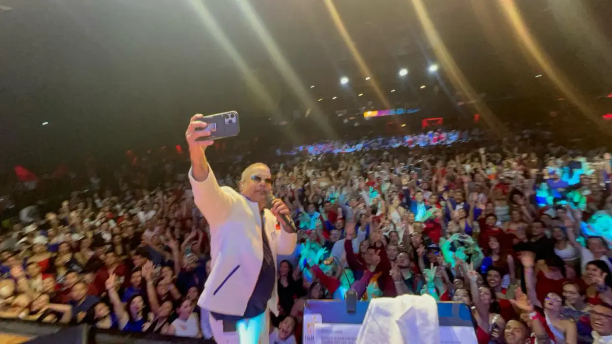 Héctor Acosta 'El Torito' enciende Cancún en el XV Campeonato Mundial de Salsa