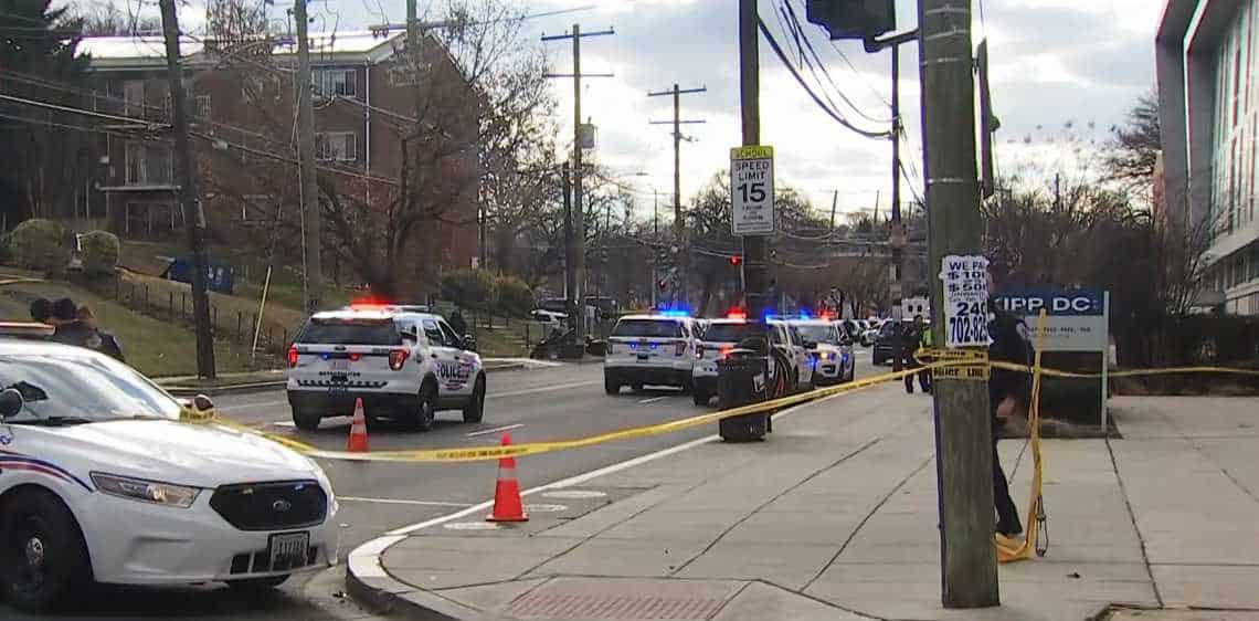 Tres oficiales de policía resultan heridos en tiroteo en Washington D.C.