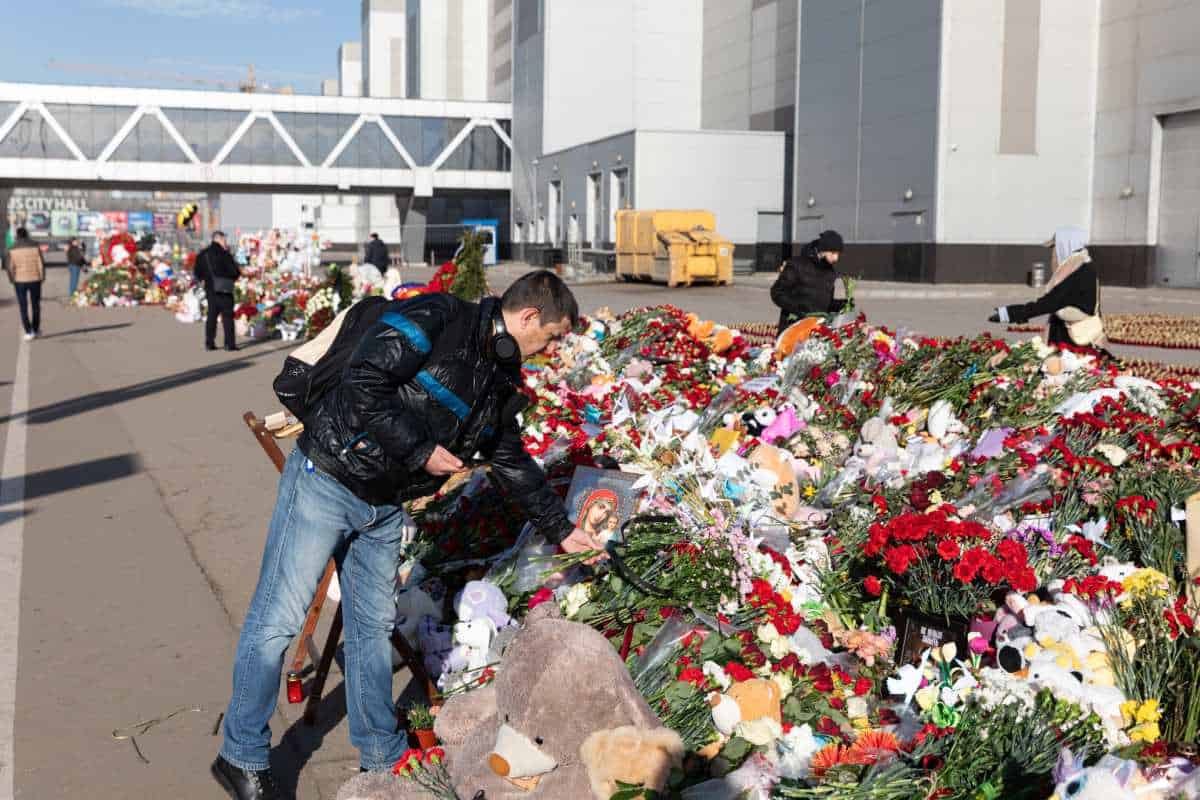 Número de muertos por atentado terrorista en Moscú asciende hasta los 144