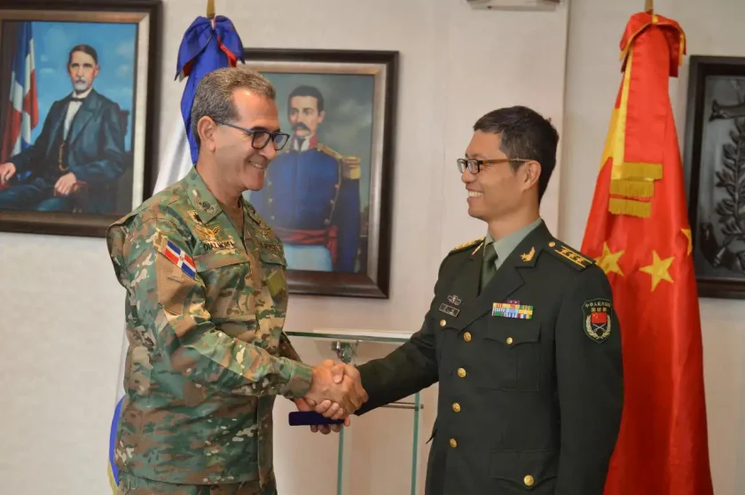 ,el primer agregado de defensa chino en la República Dominicana, coronel Gao Pemg,