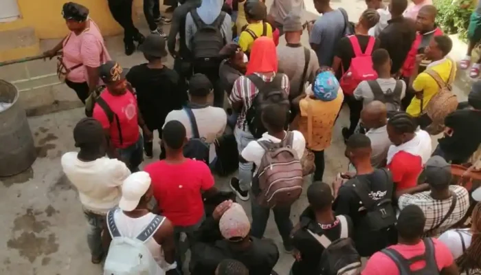 Detención de 72 haitianos indocumentados en Elías Piña
