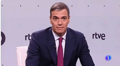 Pedro Sánchez niega "teatro político"